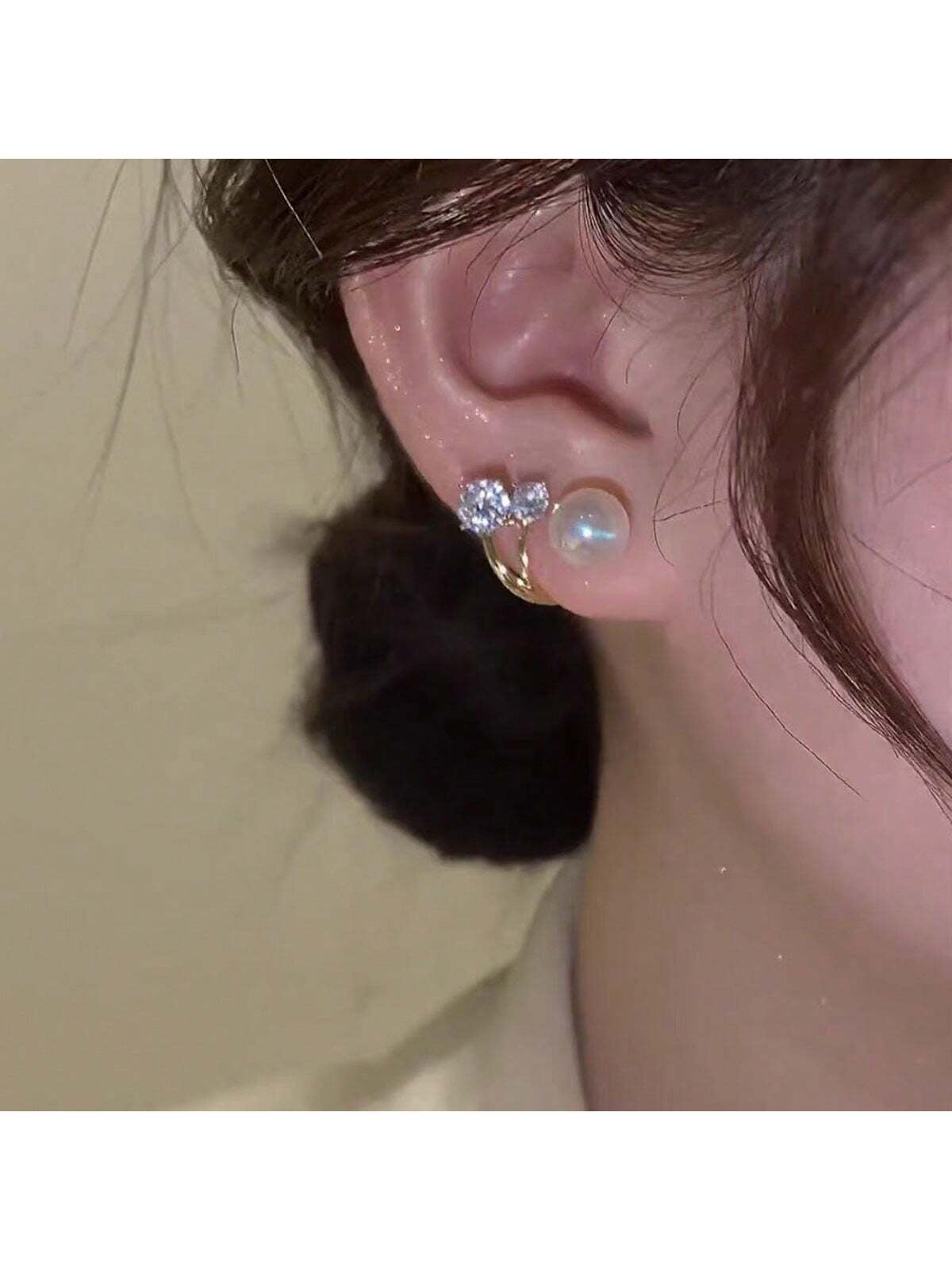 1Pair Fashionable European & American Style Faux Pearl Earrings with Rhinestone Detail & Unique Back Design, Elegant Ear Jewelry for Women'S Daily Wear