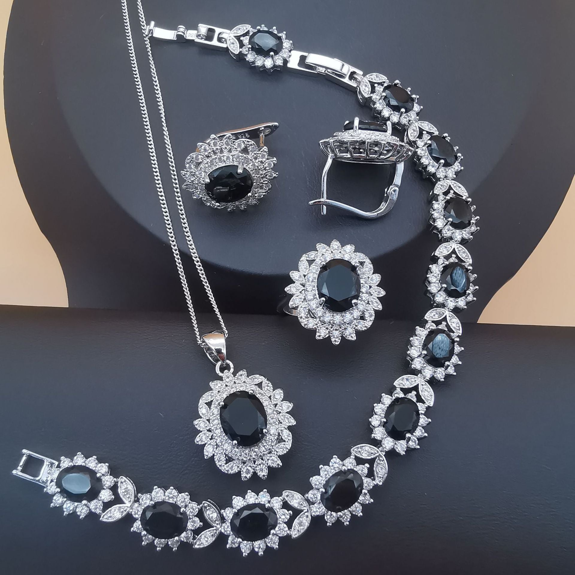 Four-Piece Jewelry Set Luxurious Temperament Garnet Red