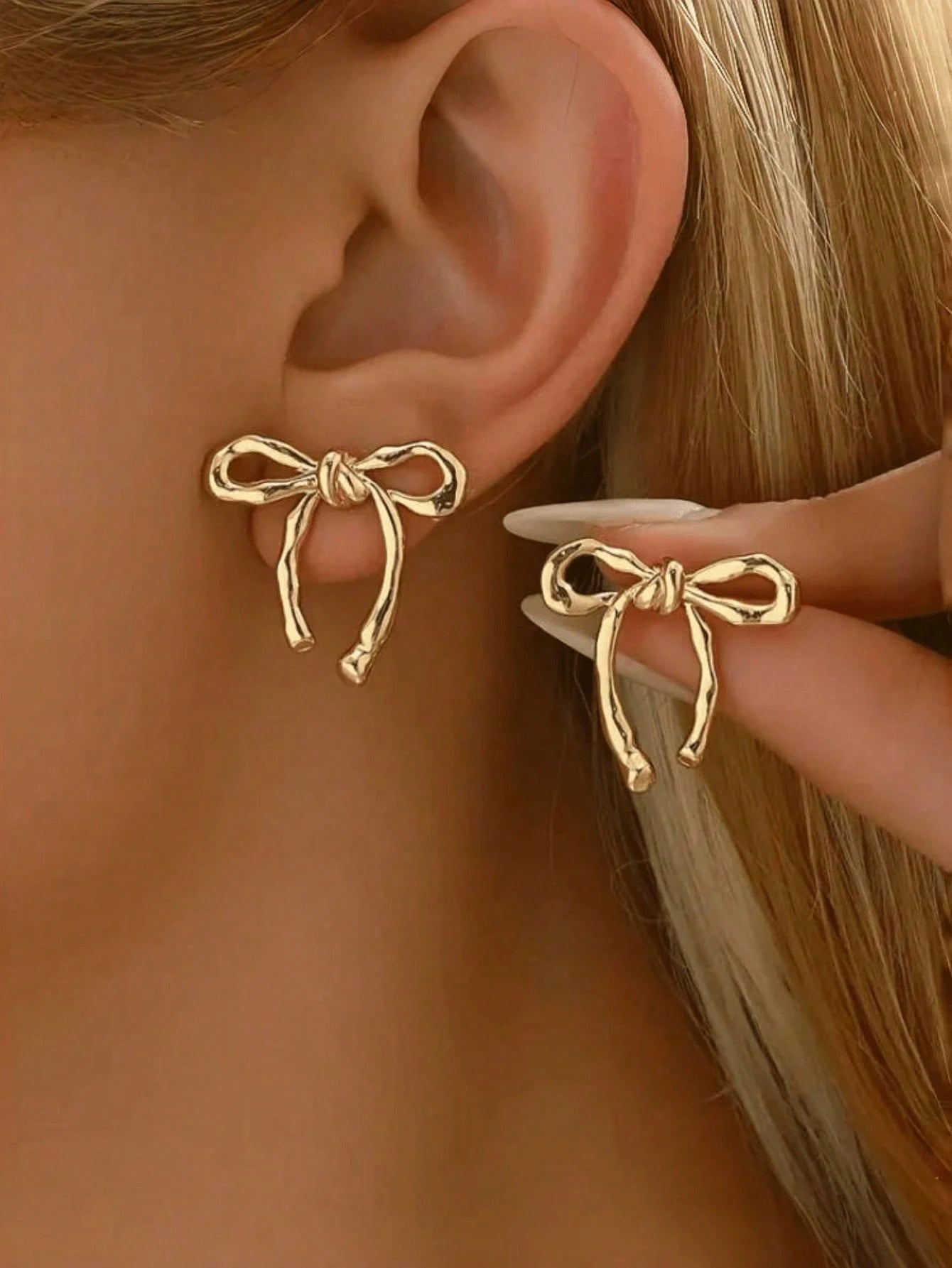 6/1 Pair Gold Bow Stud Earrings Bohemian Elegant Style Fashion Earrings Women'S Fashion Earrings Suitable for Daily Wear