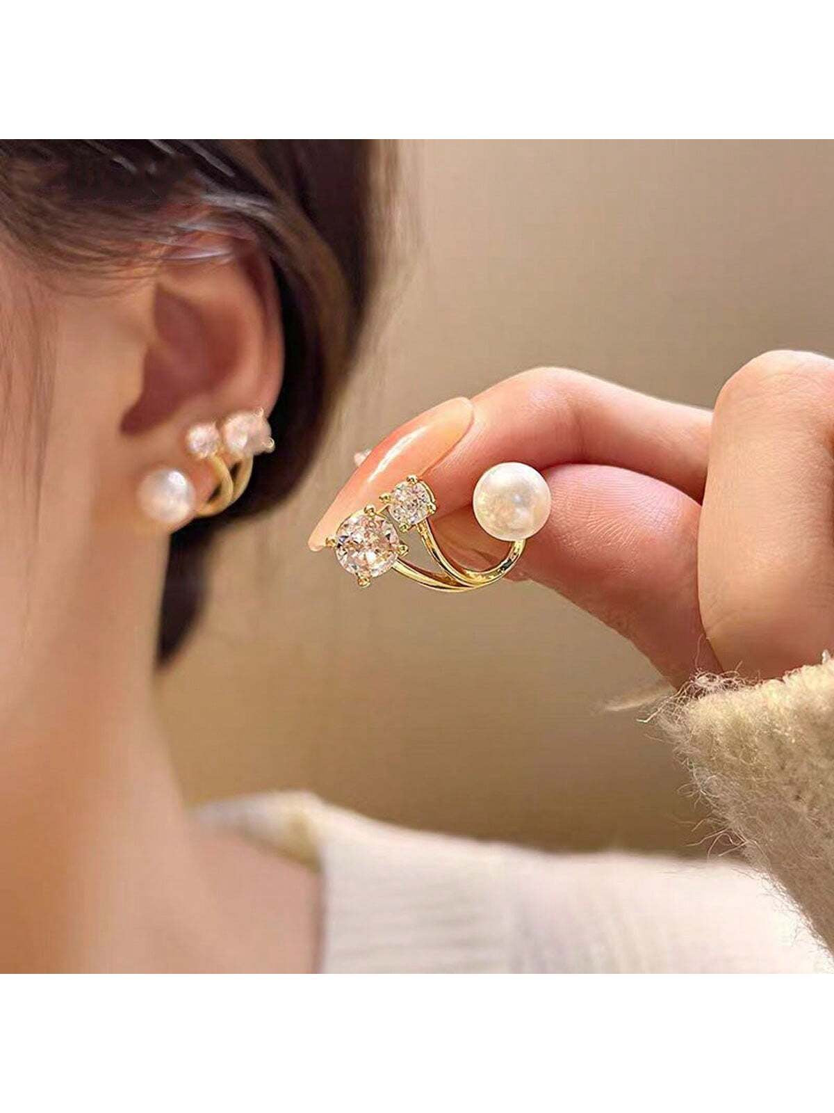 1Pair Fashionable European & American Style Faux Pearl Earrings with Rhinestone Detail & Unique Back Design, Elegant Ear Jewelry for Women'S Daily Wear